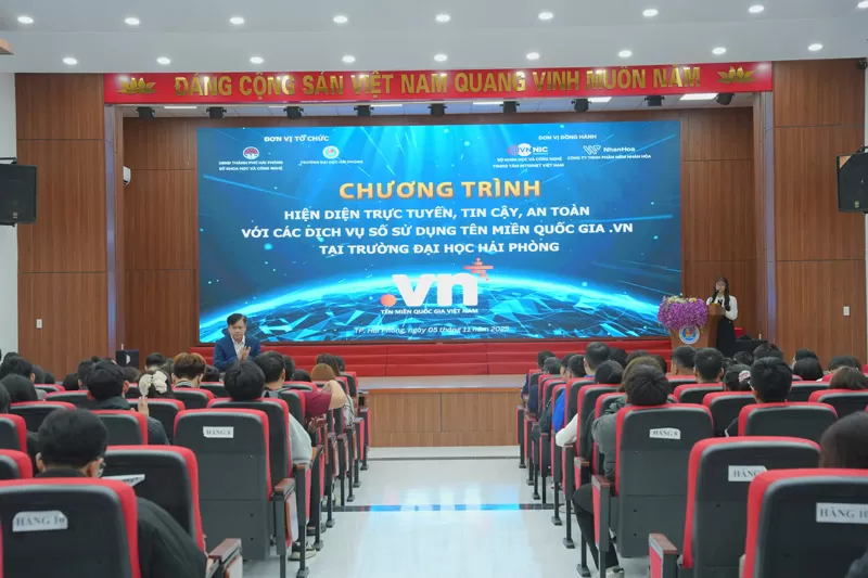 Báo Hải Phòng: Trường Đại học Hải Phòng làm điểm triển khai chương trình hiện diện trực tuyến cho sinh viên